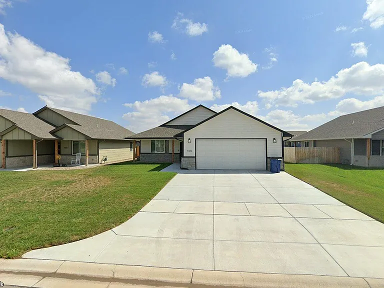 4422 S Mount Carmel Ave — Photo 2