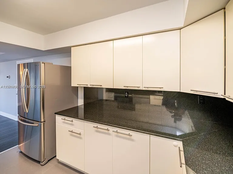 3600 Mystic Pointe Dr #808 — Photo 9