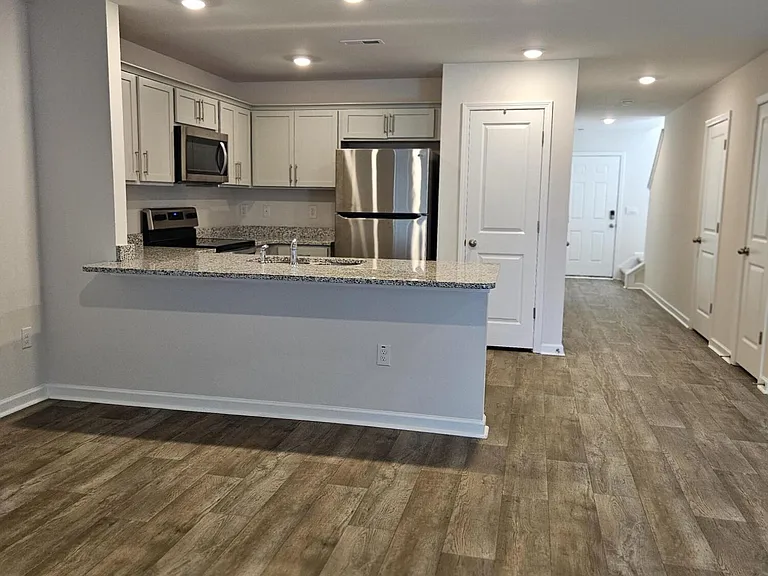 2107 Gracie Ln — Photo 6