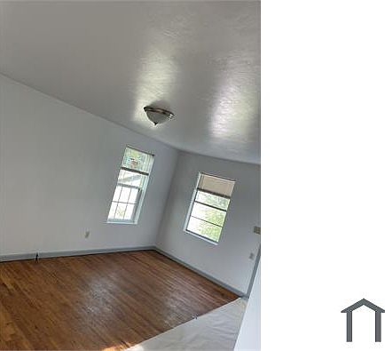 2nd image of 112 W Hayes St #2