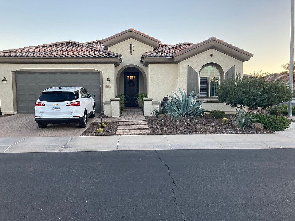 2nd image of 1823 E Canyon Way