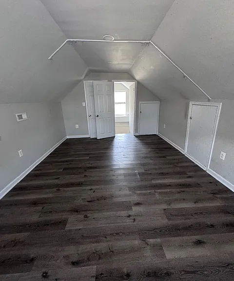 2107 Anna Ave — Photo 9