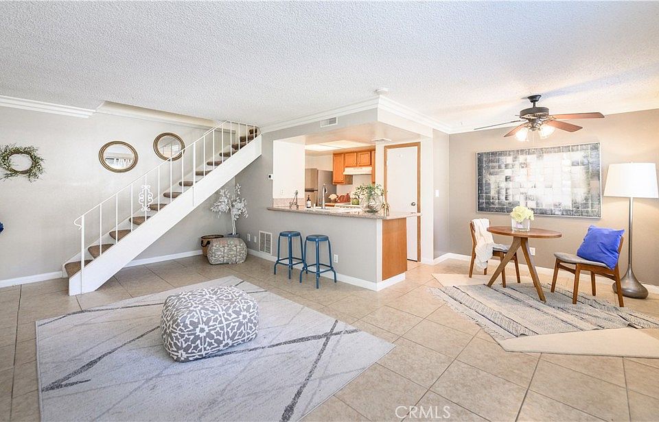 1st image of 3009 Winfield Ave