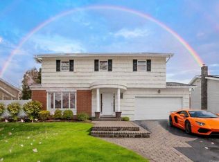8 Sagamore Way S, Jericho, NY 11753