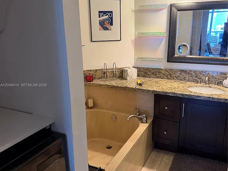 1717 N Bayshore Dr #A-2847 — Photo 7