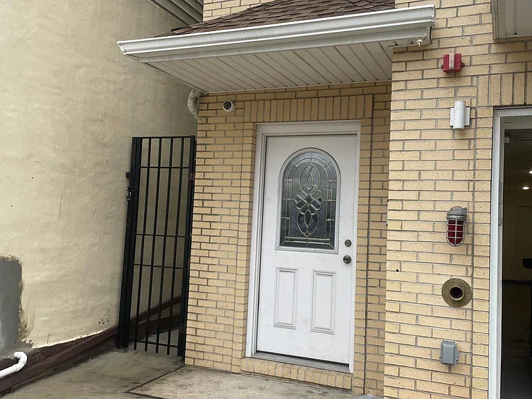 720 Bergen St #1 — Photo 28