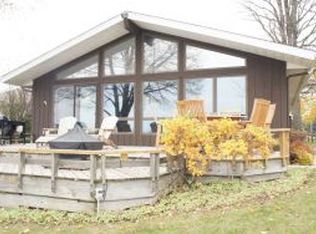 1508 Lakeshore Dr, Menasha, WI 54952