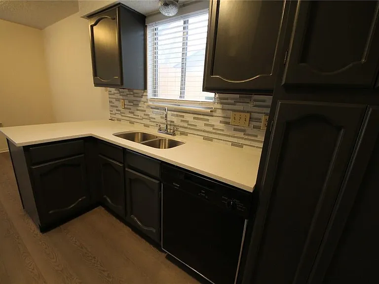 3206 Spaniel Dr — Photo 8