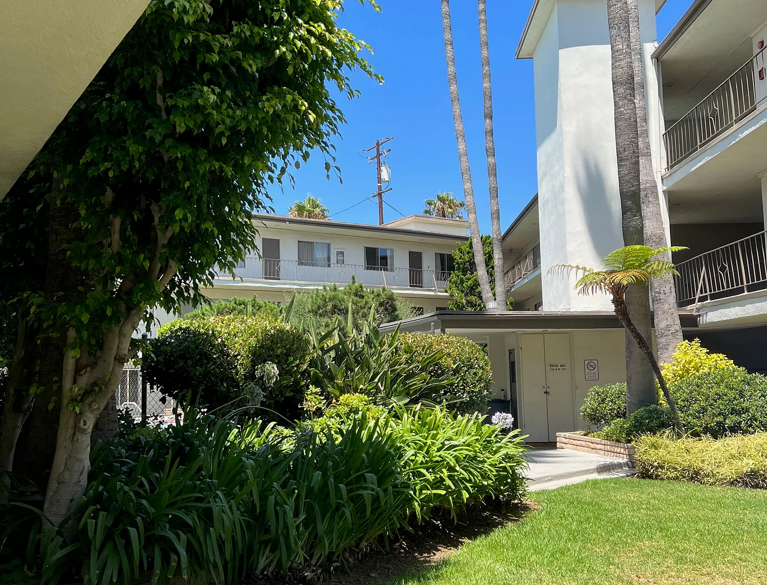 777 N Bellflower Blvd — Photo 4