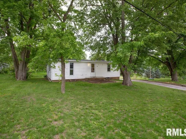 721 N Main St, Eureka, IL 61530