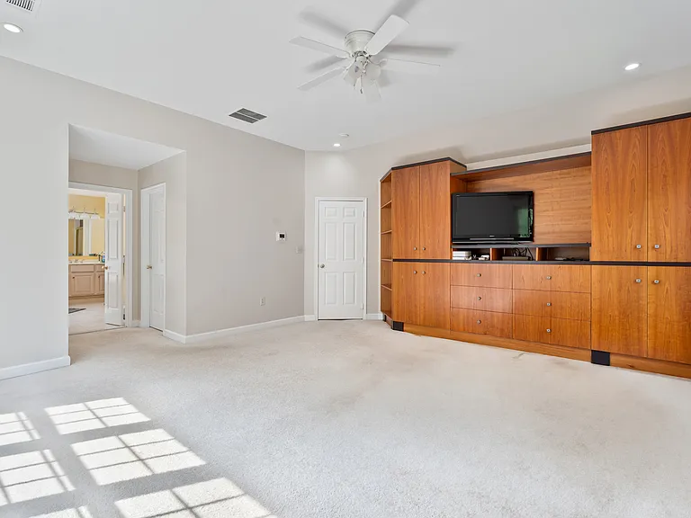 7815 Stable Way — Photo 19
