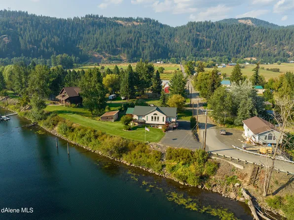 706 Riverdale Dr, Saint Maries, ID 83861