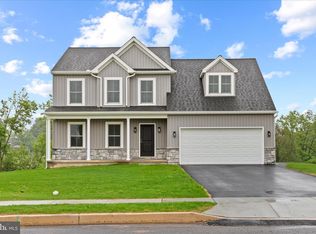 10 Stream Dr, Carlisle, PA 17013