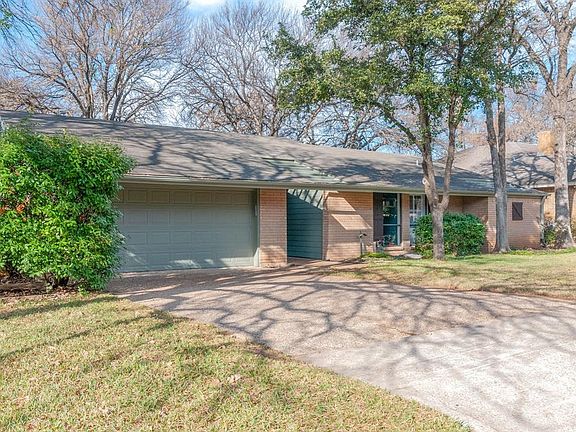 3rd image of 509 Greenwood Cir