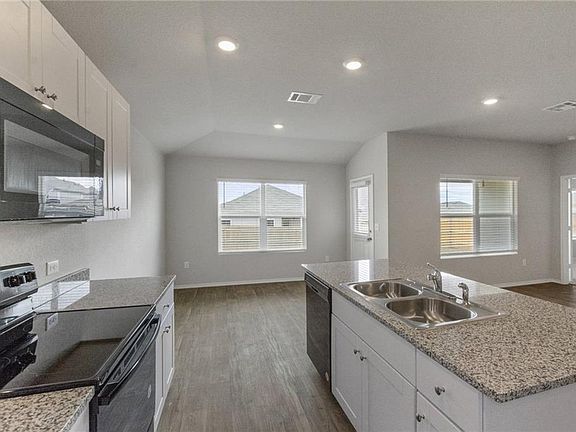 3rd image of 5801 Xene Dr