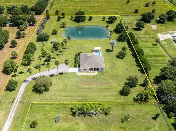 5190 21st St SW, Vero Beach, FL 32968