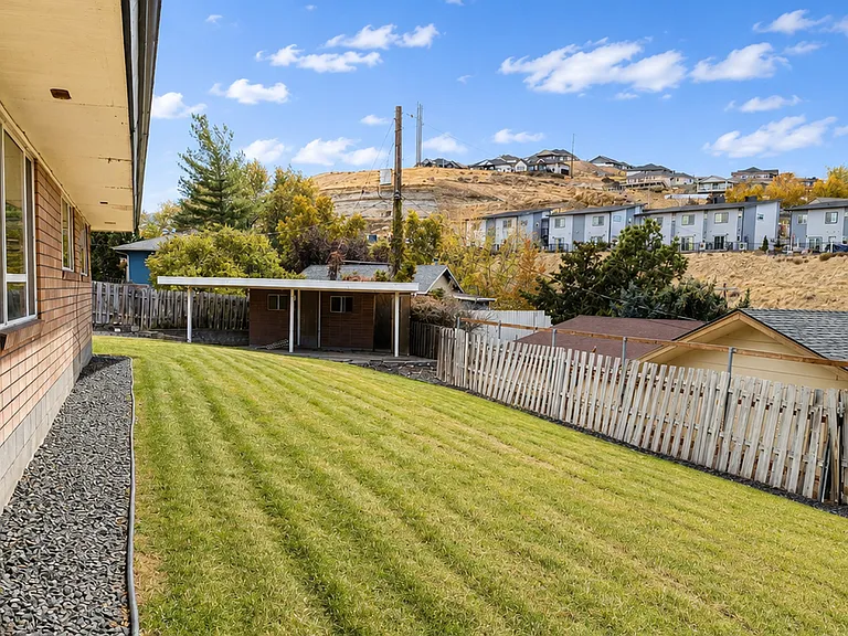 606 Anchor Pl — Photo 9