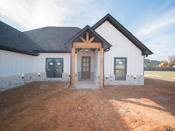 3rd image of 11866 Tara Ln