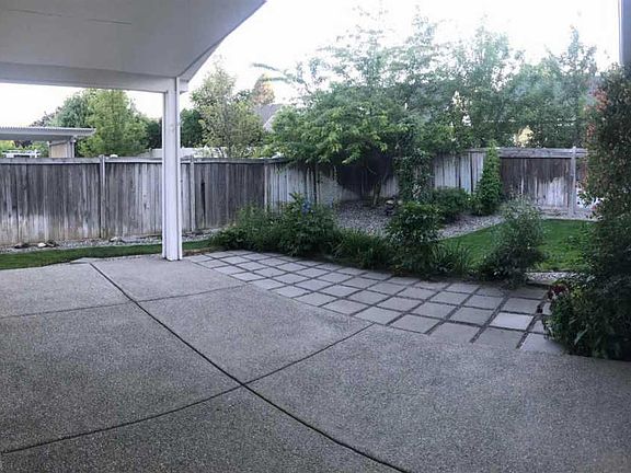 5th image of 4102 S Stonington Ln