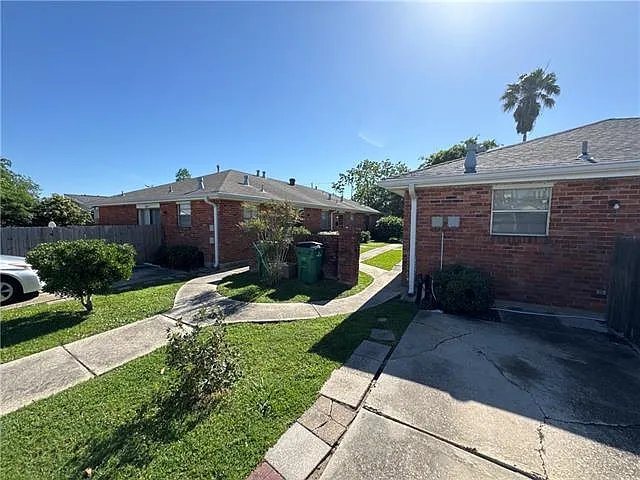 2804 Longwood Dr #C — Photo 1