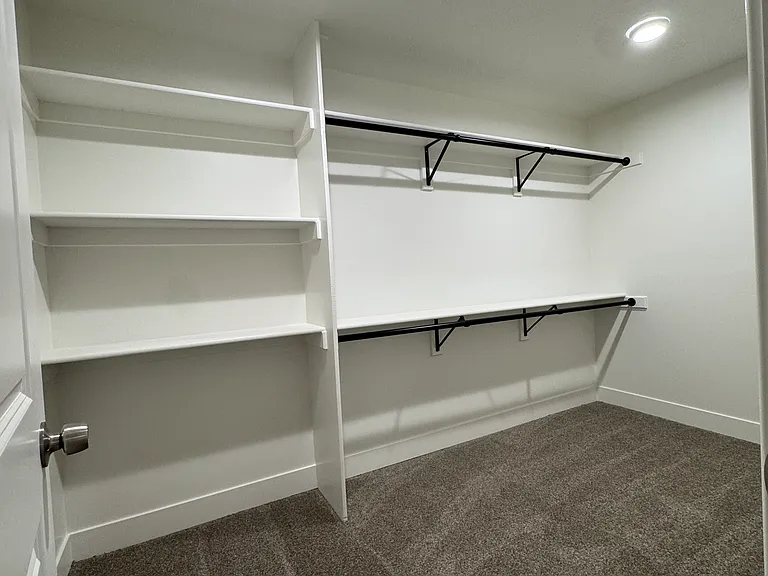 240 W Center St #BASEMENT — Photo 26