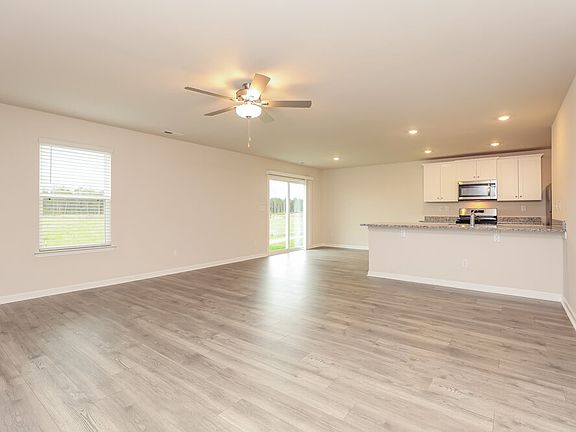 4th image of 3235 Quintana Dr