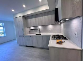 3264 Vanness Ave #1A, Vancouver, BC V5R 4Z6
