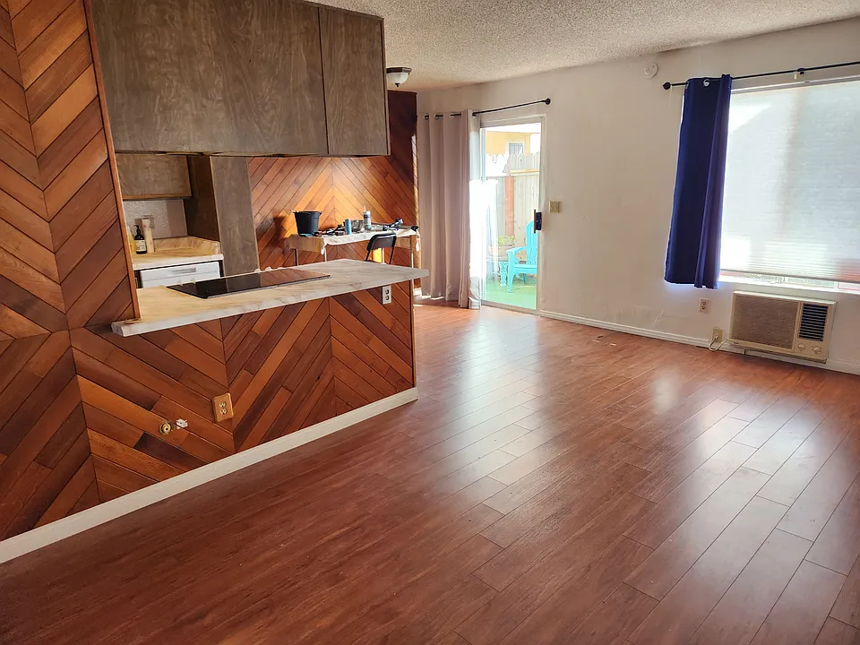 9562 Carroll Canyon Rd #148
