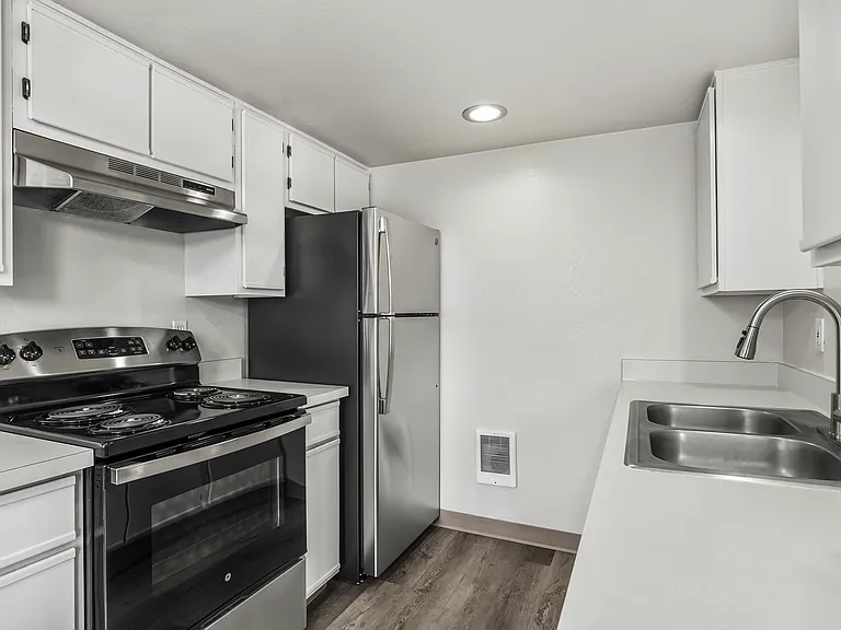 Cascade Ridge Apartments — Photo 9