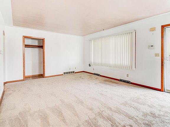 4th image of 1031 W 21st St