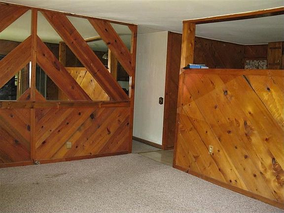 5th image of 111 Lakeshore Ln