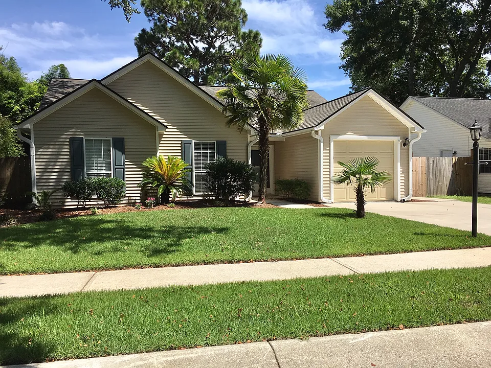 1979 Armory Dr
