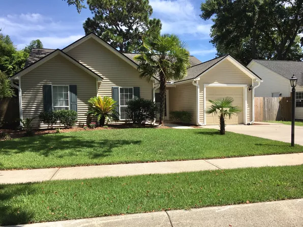 1979 Armory Dr, Mount Pleasant, SC 29466