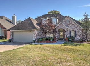 301 Woodview Ln, Sapulpa, OK 74066