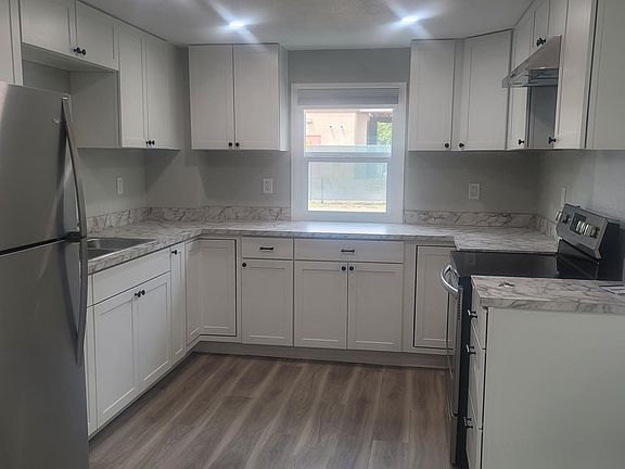 3rd image of 13 Florine Ln
