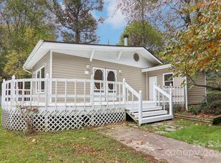 155 Nature Ln, Waynesville, NC 28786