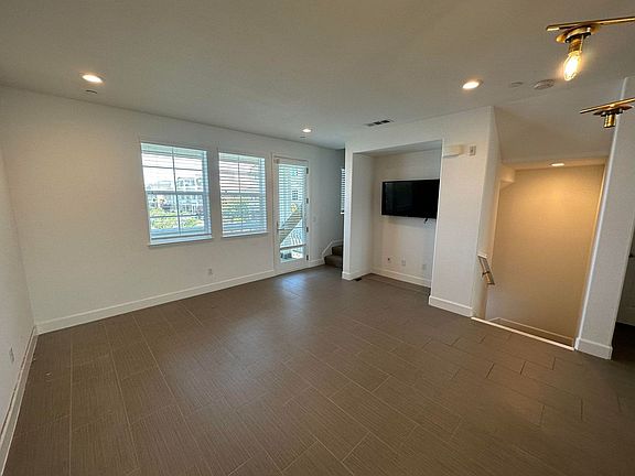5th image of 637 Turnbuckle Dr Unit 1102