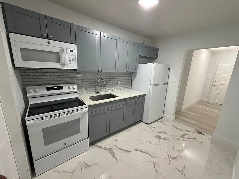 219 NW 10th Ave #2 — Photo 7