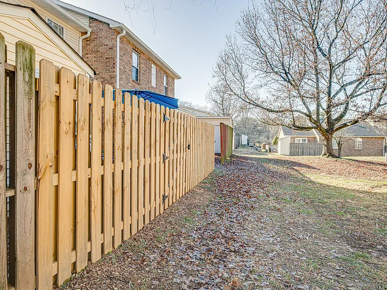 Cottage Pl — Photo 32