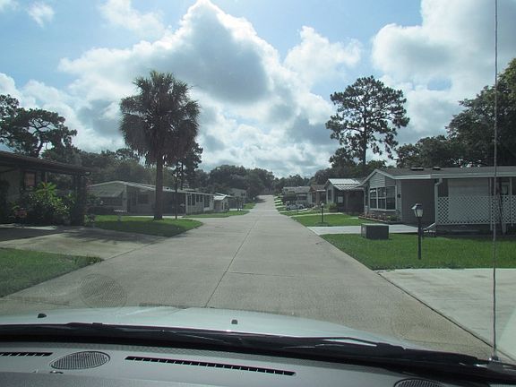 4th image of 2354 Windermere Ln