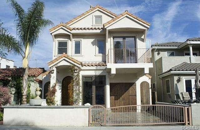 Welcome to 113 Covina Avenue in Belmont Shore