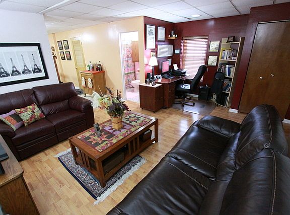2nd image of 1236 W Race Ave