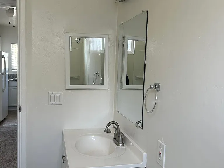 4225 Menlo Ave #6 — Photo 4