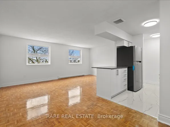 7555 Goreway Dr, Mississauga, ON