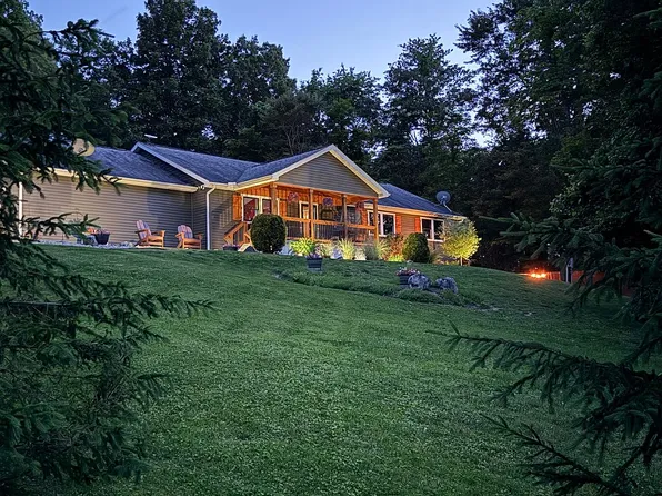 3649 Spring Valley Dr, Albany, OH 45710