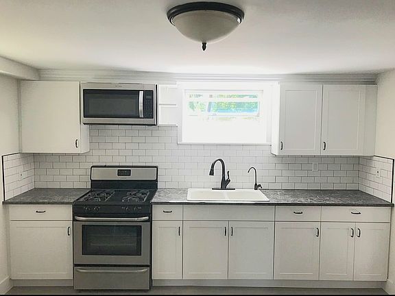 4th image of 728 Golden Ave Floor 1