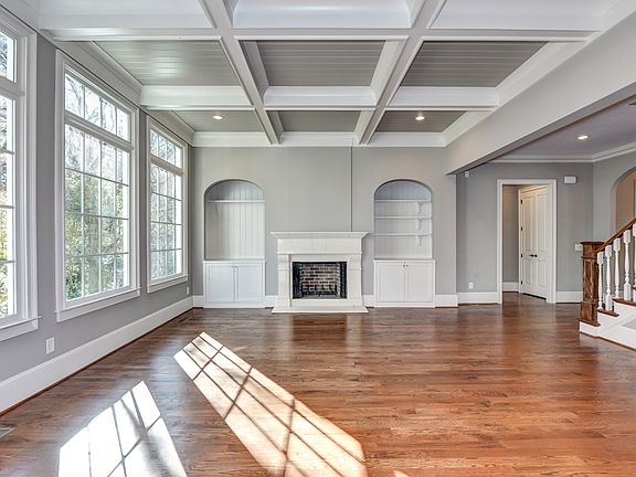 3rd image of 1865 Wellbourne Dr NE