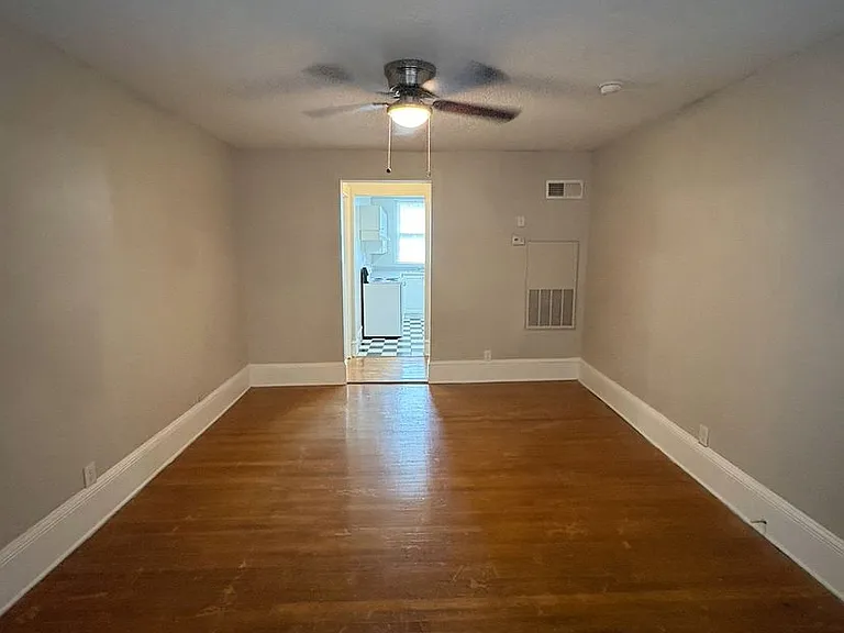 Andrews Court — Photo 32
