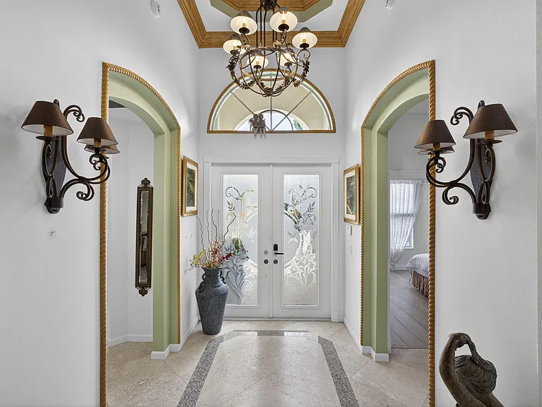 10880 Northgreen Dr — Photo 5