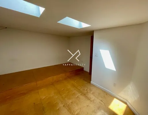 Rented by Yaffa Realty LLC | media 14